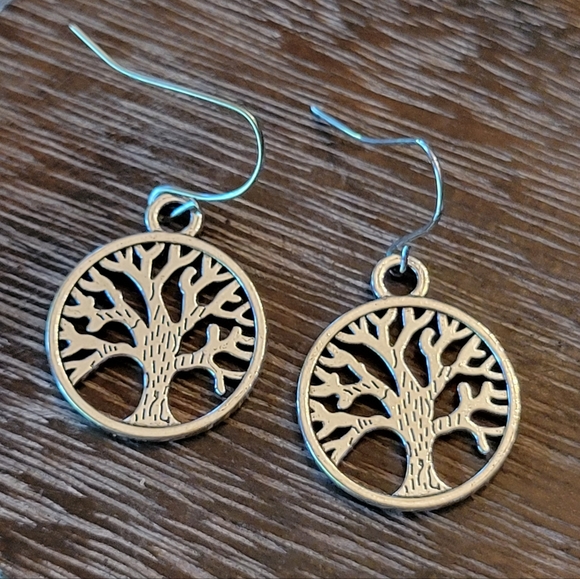 Jewelry - 💥ONE LEFT💥Tree Of Life Silverplate Medallion Dangle Earrings